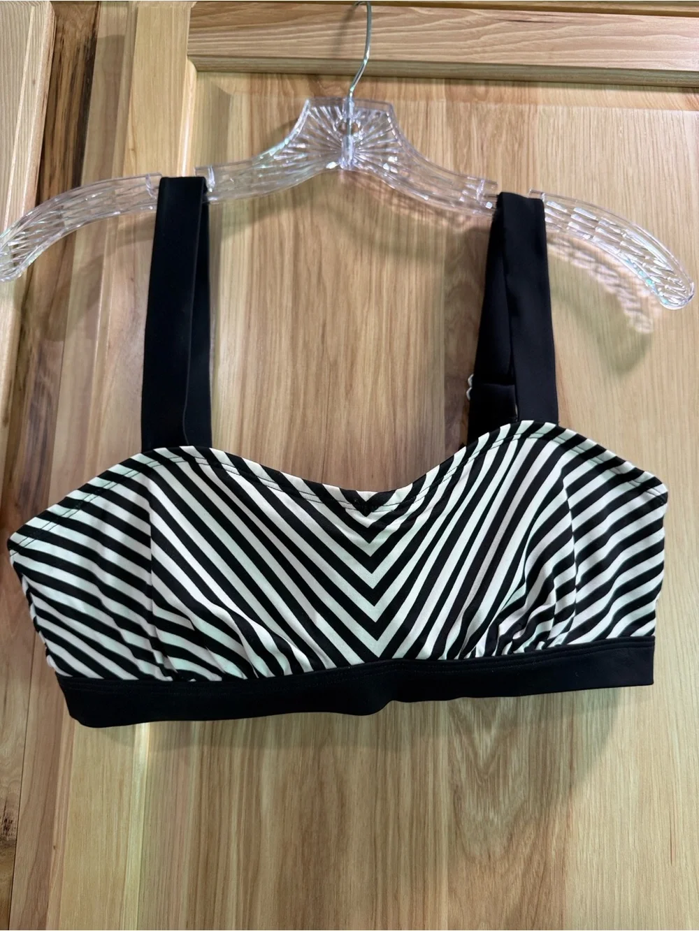 Athleta Striped Black & White Bandeau Bralette with Adjustable Straps Sz 34 B/C